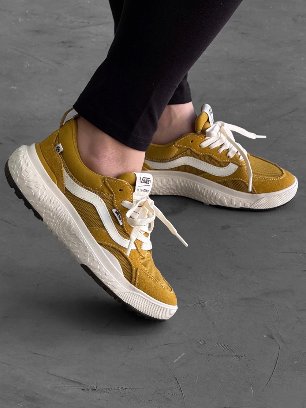 Vans UltraRange Neo VR3 in the Vintage Yellow colorway size 9 W / 7.5 M in EUC